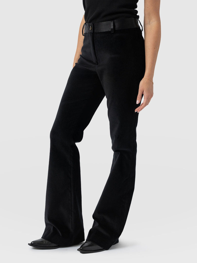 Axel Flared Pant - Black Velvet - Women's Trousers | Saint + Sofia® EU