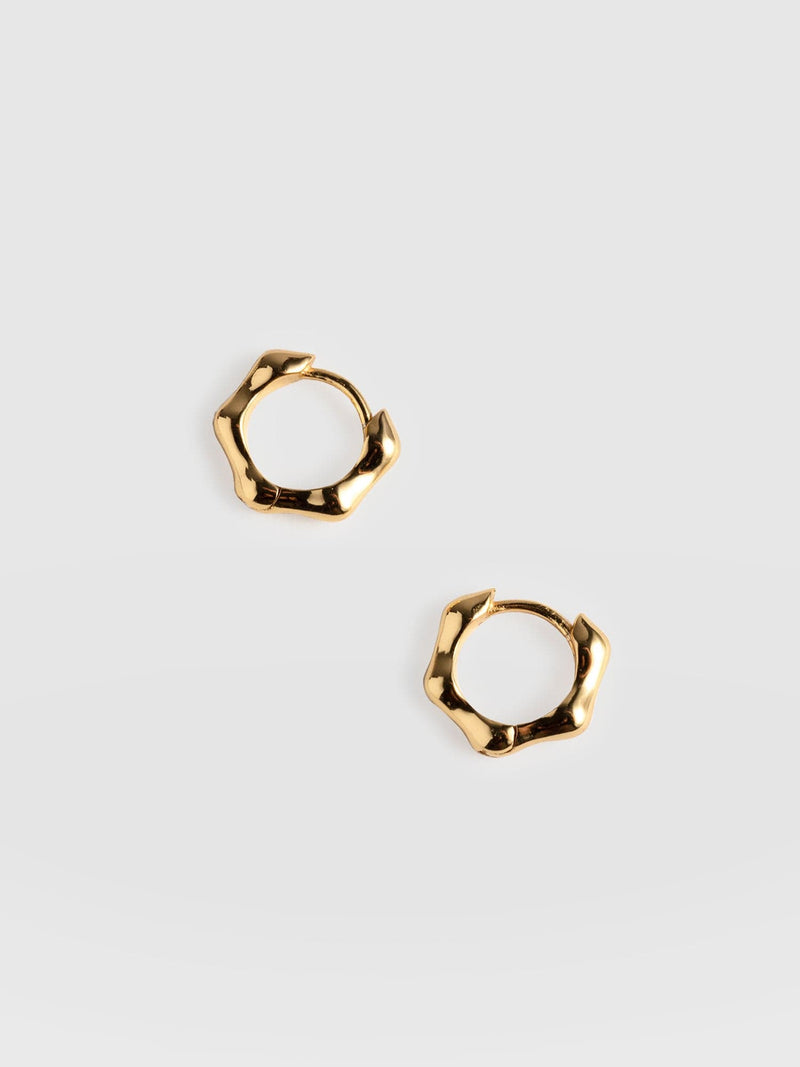Bamboo Huggie Earrings Gold - Women's Jewellery |  Saint + Sofia® EU