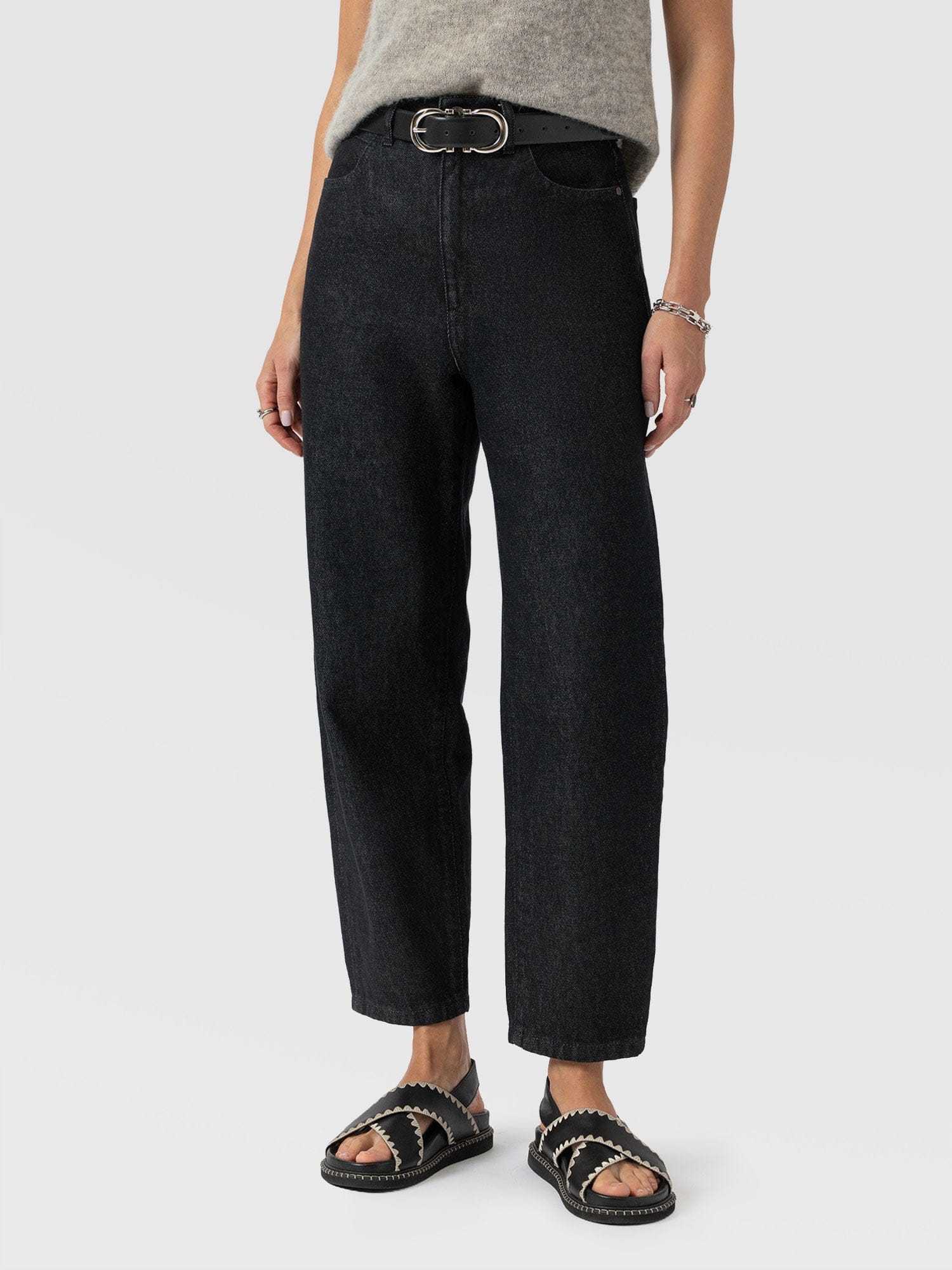 Barrel Leg Jean - Black - Women's Jeans | Saint + Sofia® EU