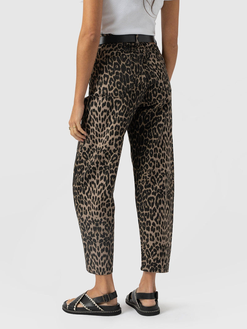 Barrel Leg Jean - Leopard - Women's Jeans | Saint + Sofia® EU
