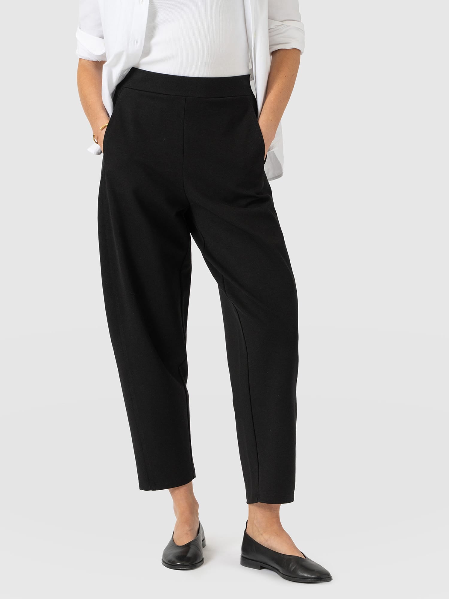 Barrel Leg Jersey Pant - Black - Women's Trousers | Saint and Sofia® EU