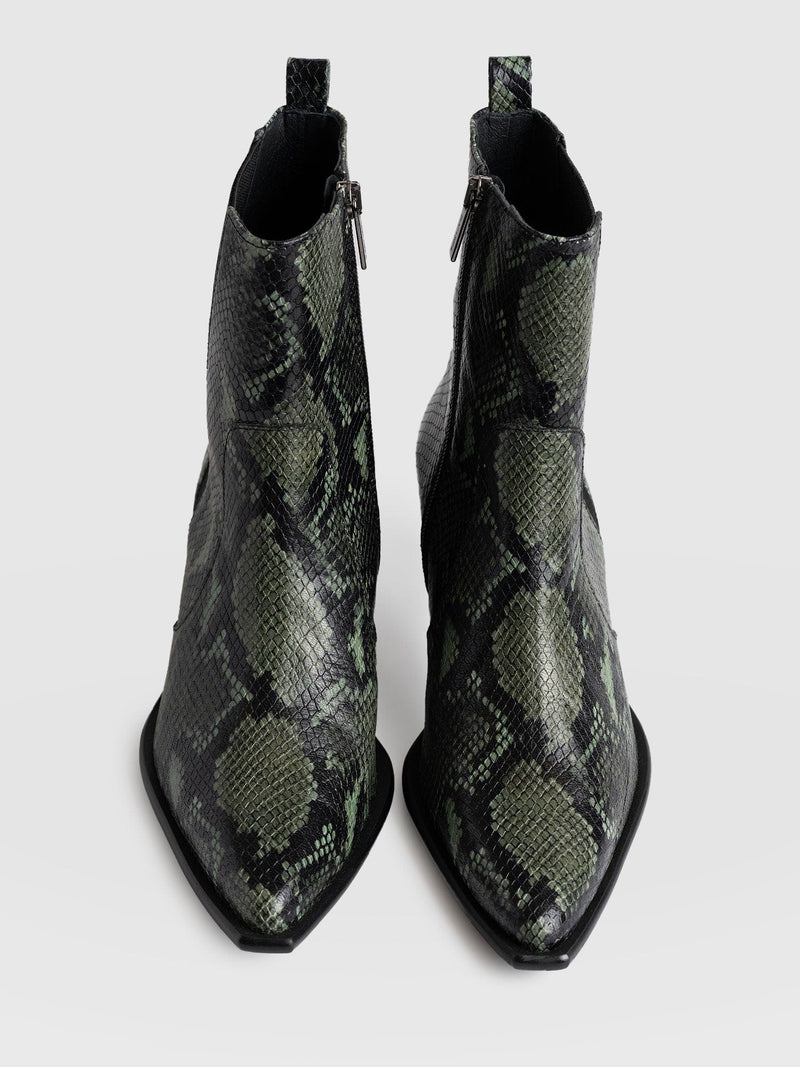 Billie Snake Boot Green - Women's Leather Boots | Saint + Sofia® EU