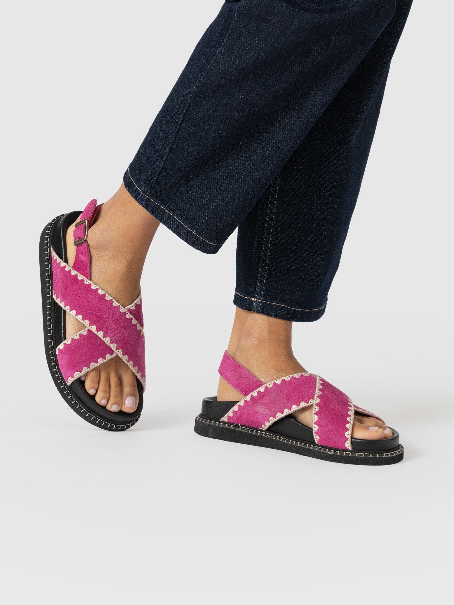 Bonnie Cross Over Sandals - Pink Suede - Women's Shoes | Saint + Sofia® EU