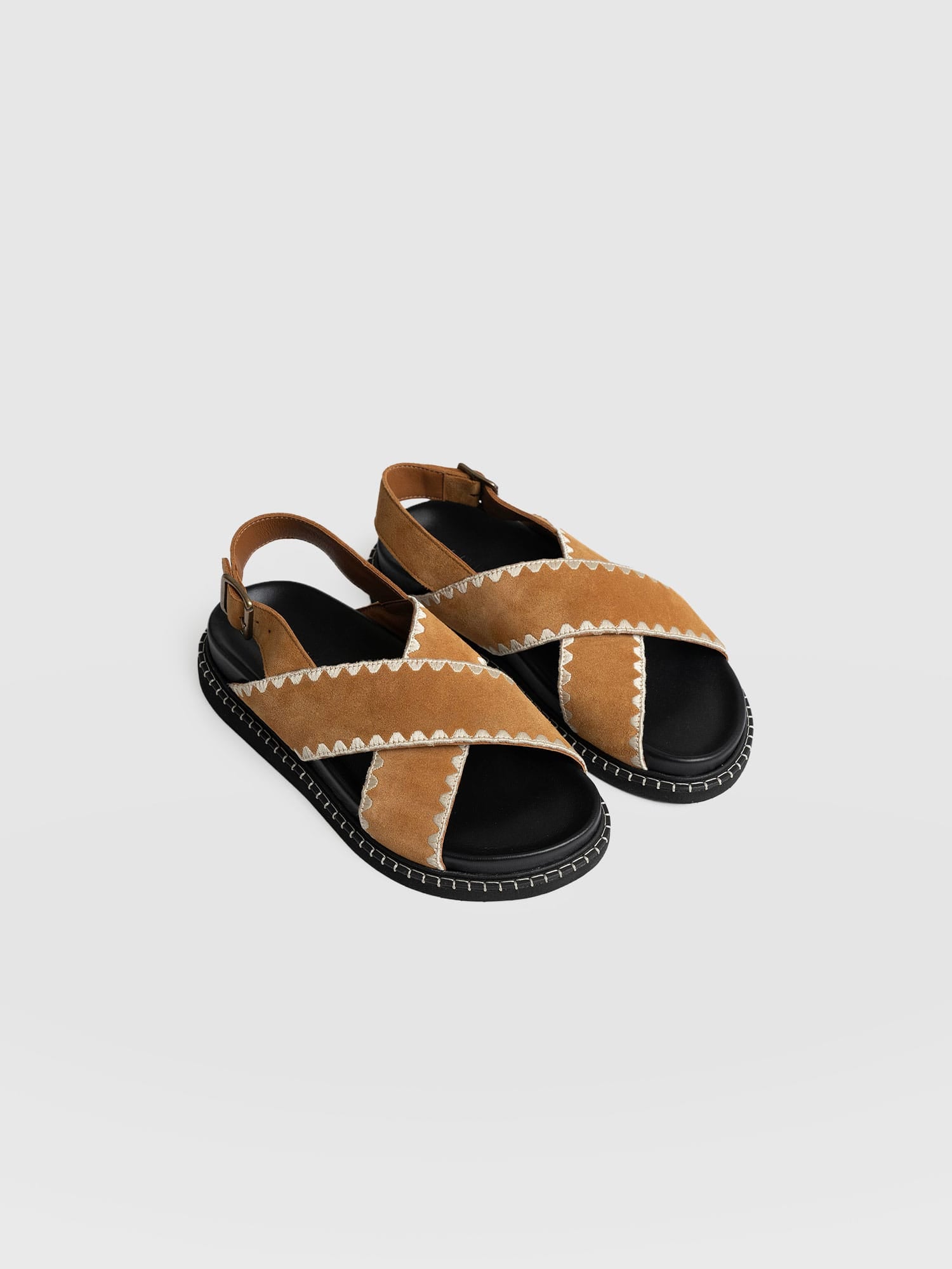 Bonnie Cross Over Sandals - Tan - Women's Shoes | Saint + Sofia® EU