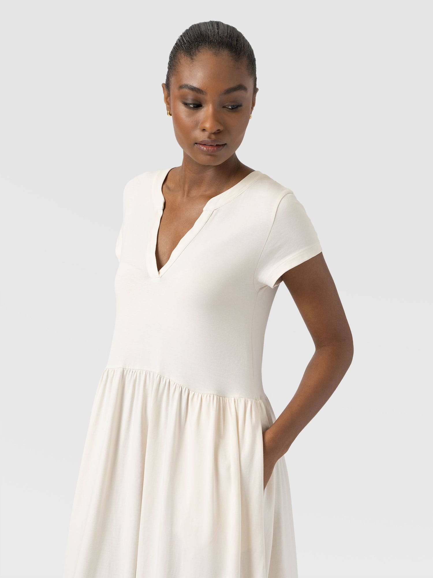 Bonnie V Neck Dress - Cream - Women's Dresses | Saint + Sofia® EU