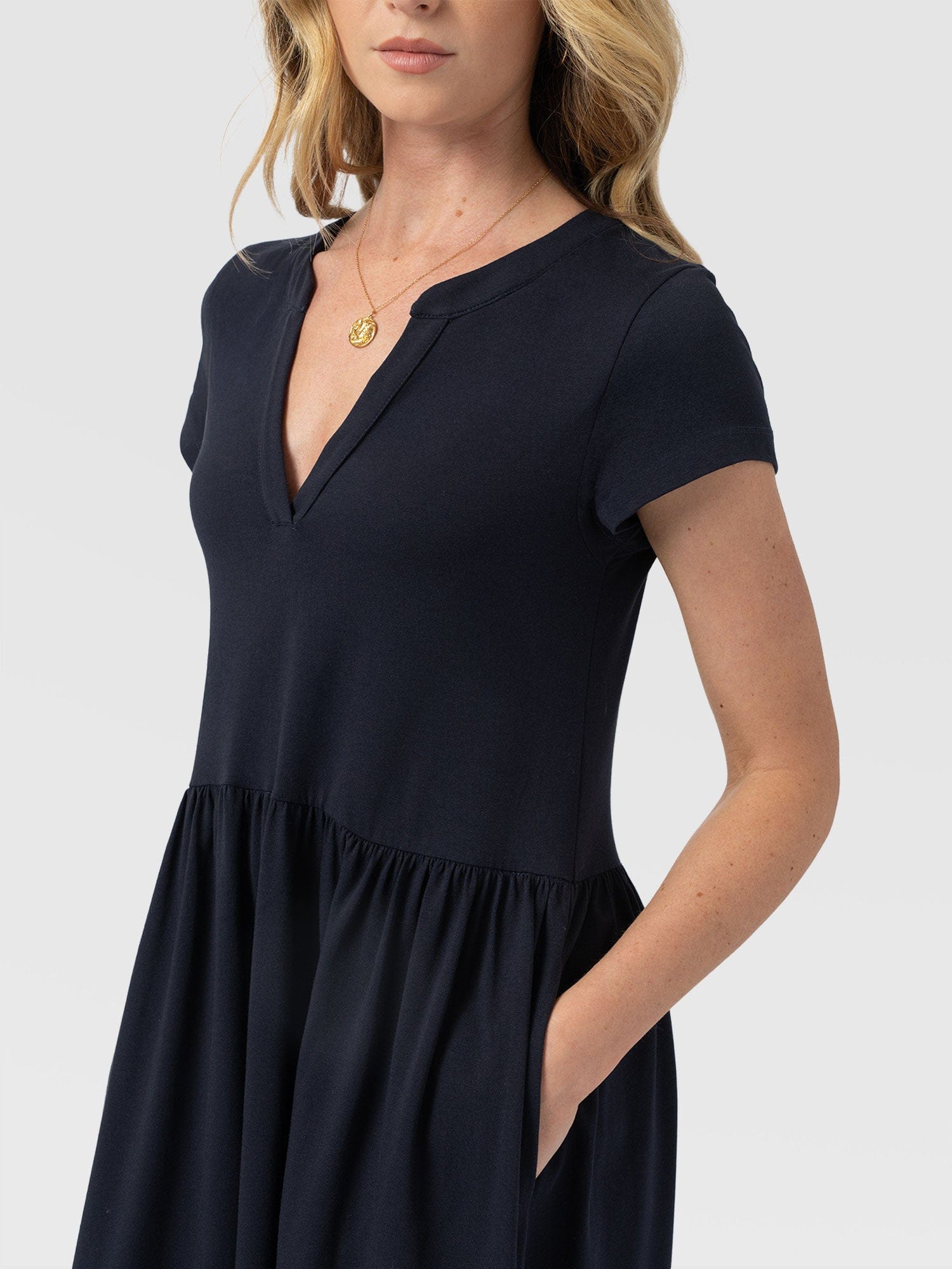 Bonnie V Neck Dress - Navy - Women's Dresses | Saint + Sofia® EU