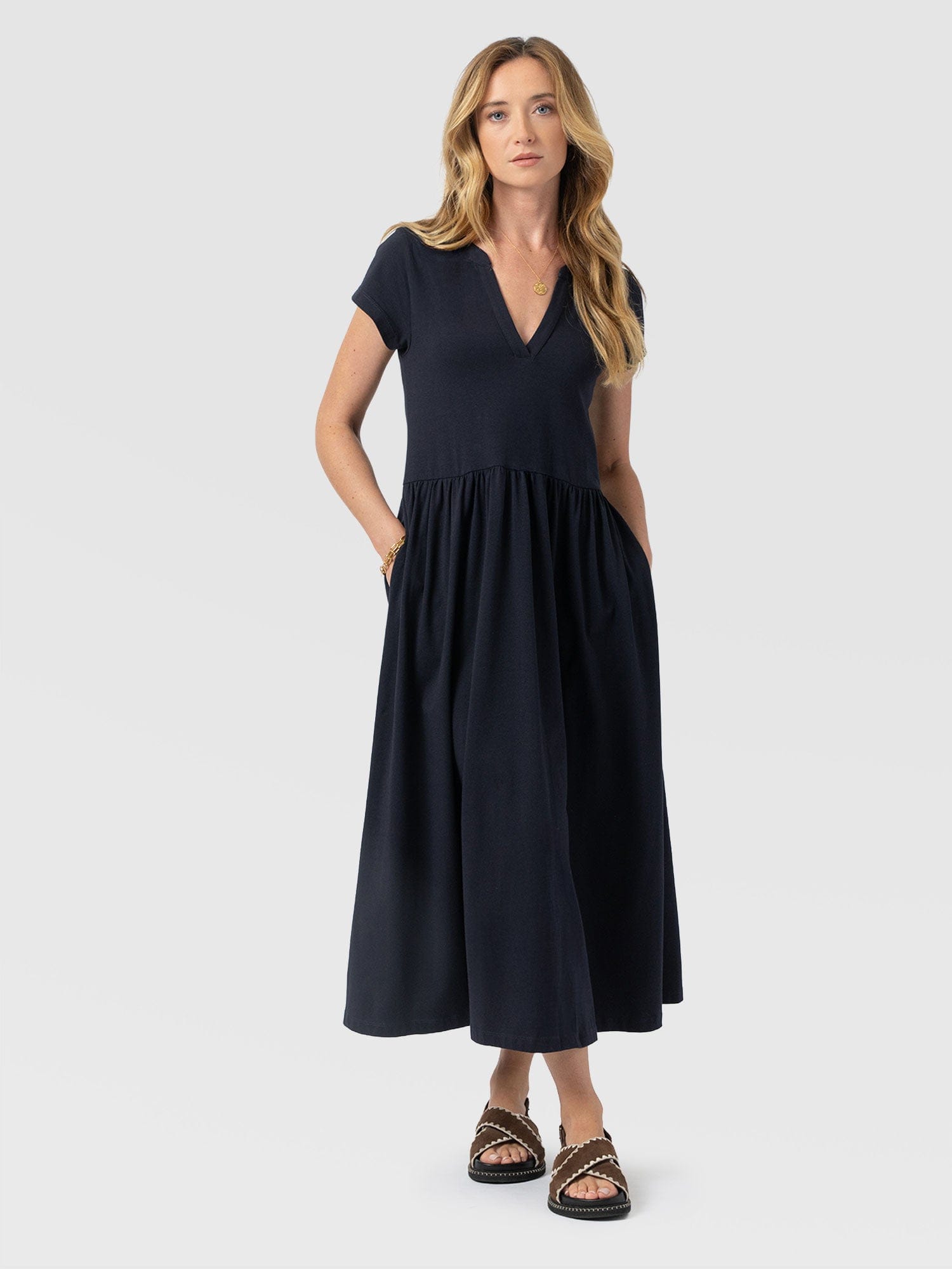 Bonnie V Neck Dress - Navy - Women's Dresses | Saint + Sofia® EU