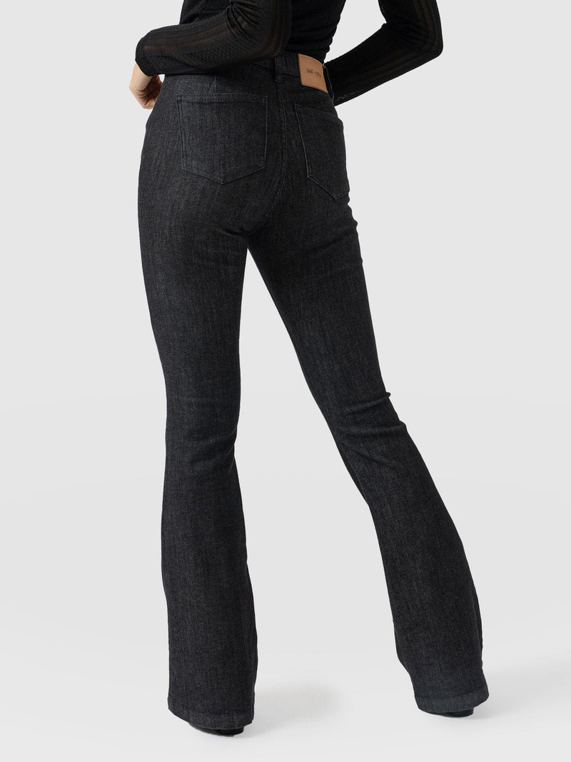 Bowie Stretch Flare Jean Back Wash - Women's Trousers | Saint + Sofia® EU