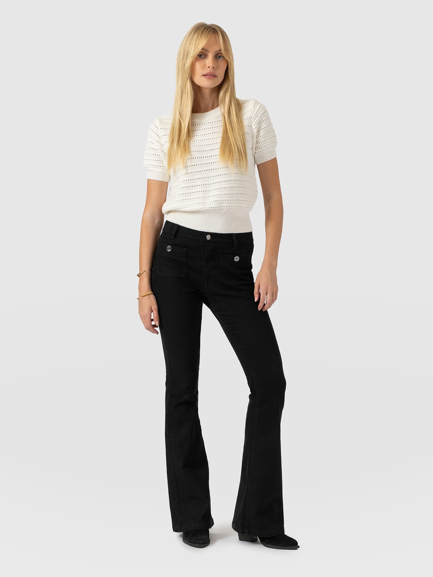 Bowie Stretch Flare Jeans Jet Black - Women's Jeans | Saint and Sofia® EU