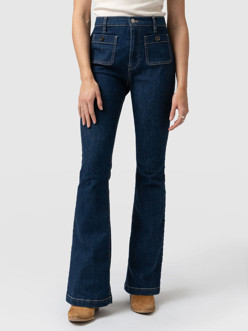 Bowie Stretch Flare Jeans Mid Blue - Women's Jeans | Saint + Sofia® EU