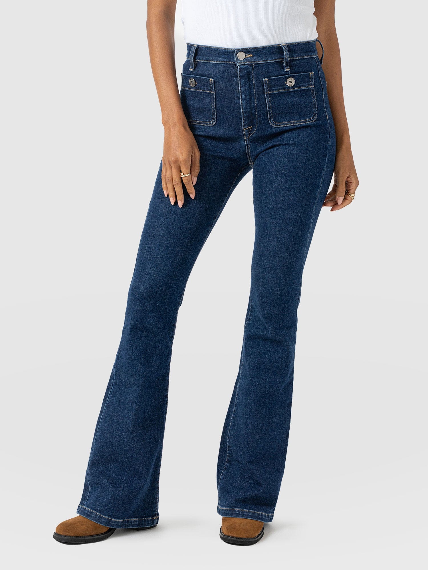 Bowie Stretch Flare Jeans Mid Blue - Women's Jeans | Saint + Sofia® EU