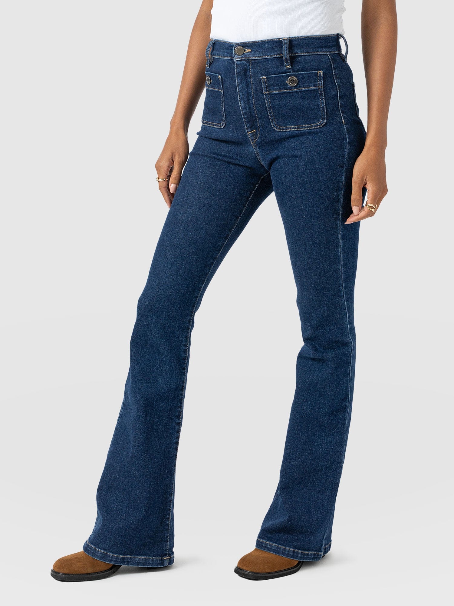 Bowie Stretch Flare Jeans Mid Blue - Women's Jeans | Saint + Sofia® EU