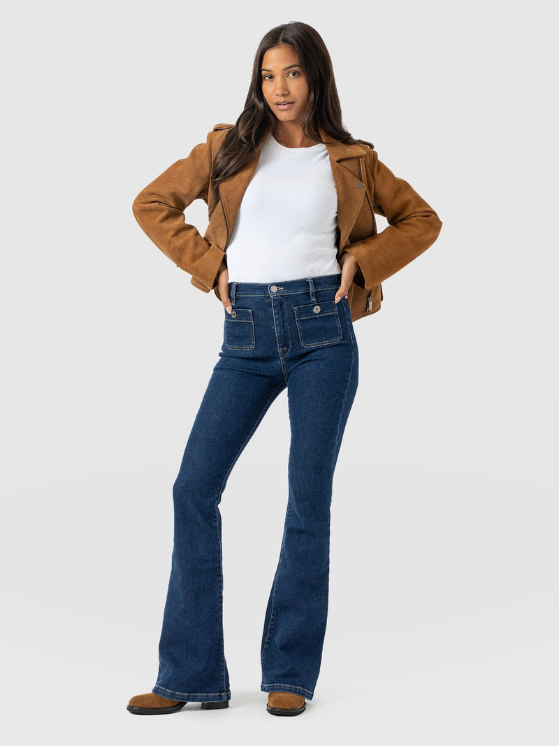 Bowie Stretch Flare Jeans Mid Blue - Women's Jeans | Saint + Sofia® EU