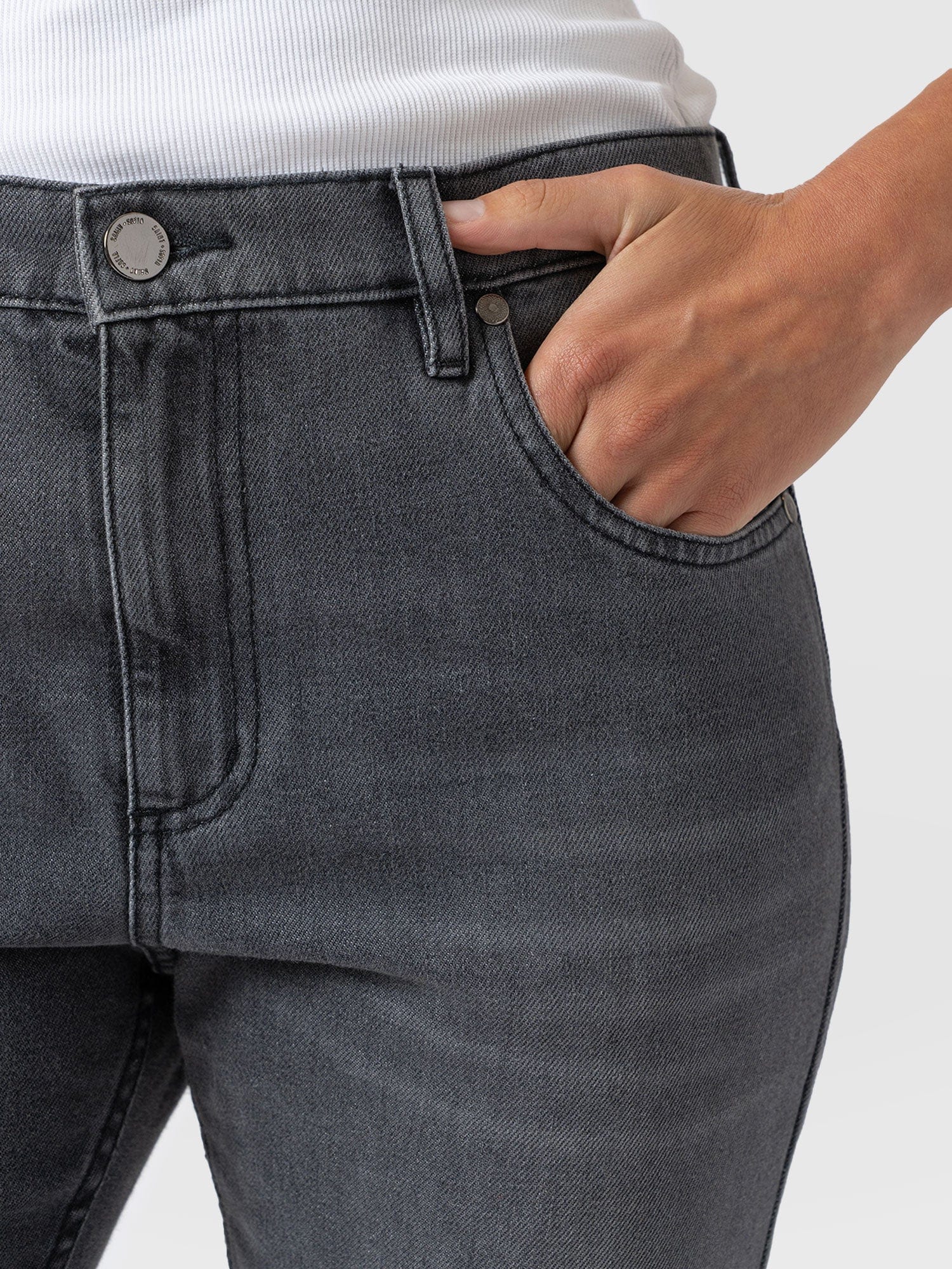 Boyfriend Jeans Black - Women's Jeans | Saint + Sofia® EU