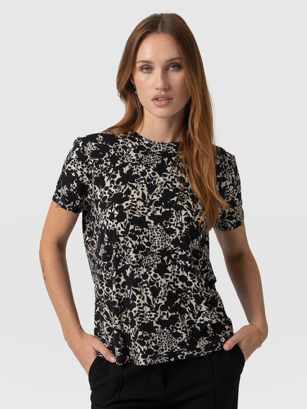 Boyfriend Tee Black Cream Floral - Women's T-Shirts | Saint + Sofia® EU