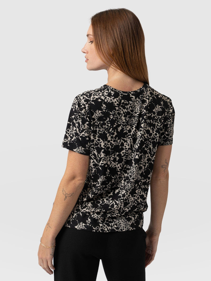 Boyfriend Tee Black Cream Floral - Women's T-Shirts | Saint + Sofia® EU