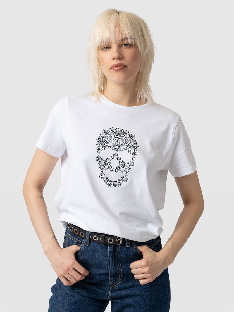 Boyfriend Tee White Skull - Women's T-Shirts | Saint + Sofia EU