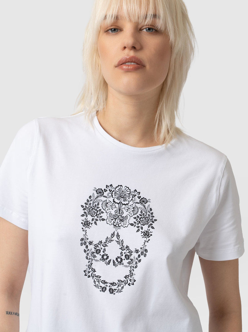 Boyfriend Tee White Skull - Women's T-Shirts | Saint + Sofia EU