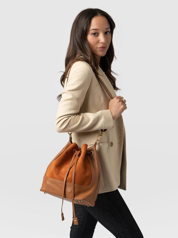 Brompton Bucket Bag Brown Pebble - Women's Leather Bags | Saint + Sofia® EU