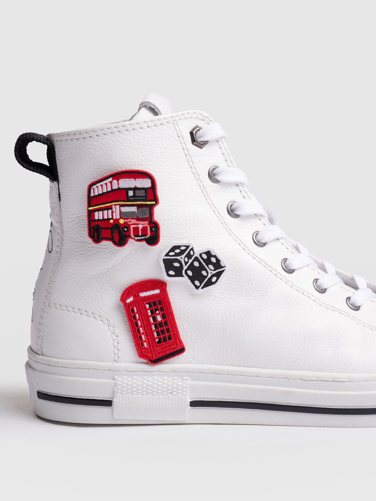 Bus Sticker Badge - Red - Women's Accessories | Saint + Sofia® EU