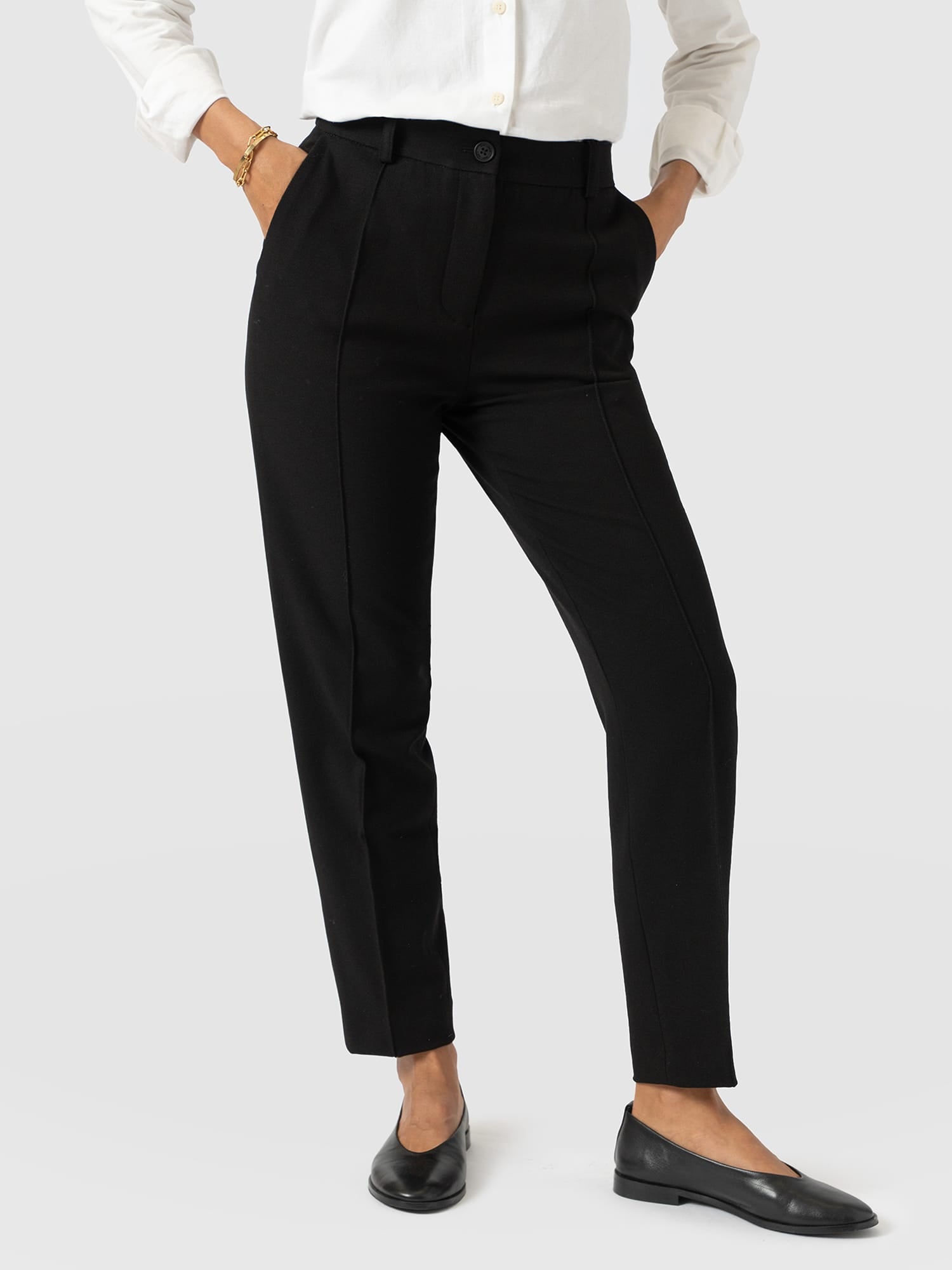 Cambridge Tapered Pant - Black - Women's Trouserss | Saint and Sofia® EU