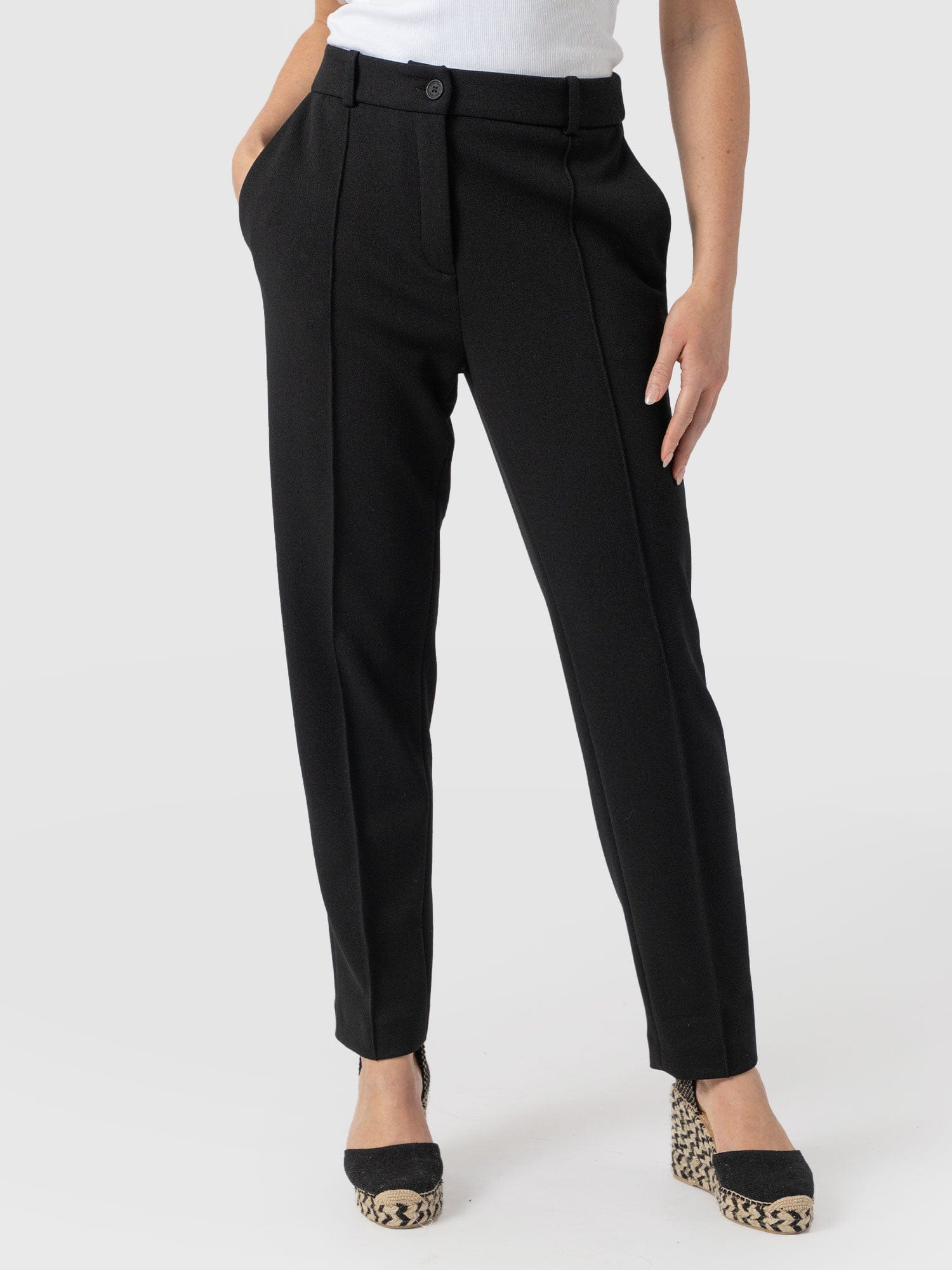 Cambridge Tapered Pant - Black - Women's Trouserss | Saint + Sofia® EU