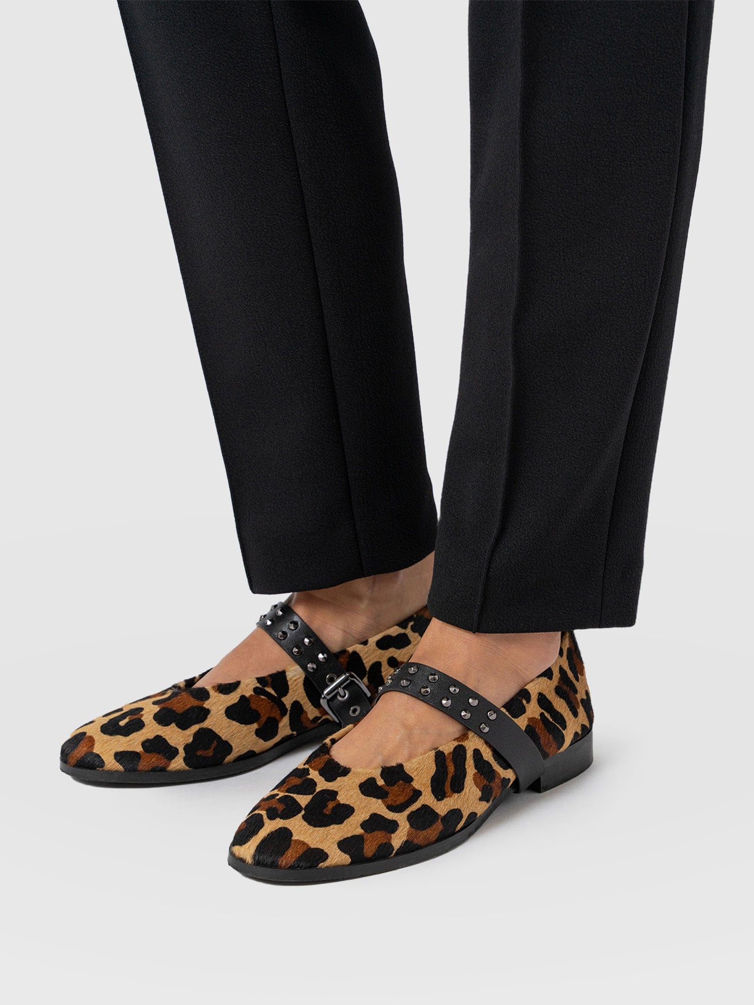 Cambridge Tapered Pant - Black - Women's Trouserss | Saint + Sofia® EU