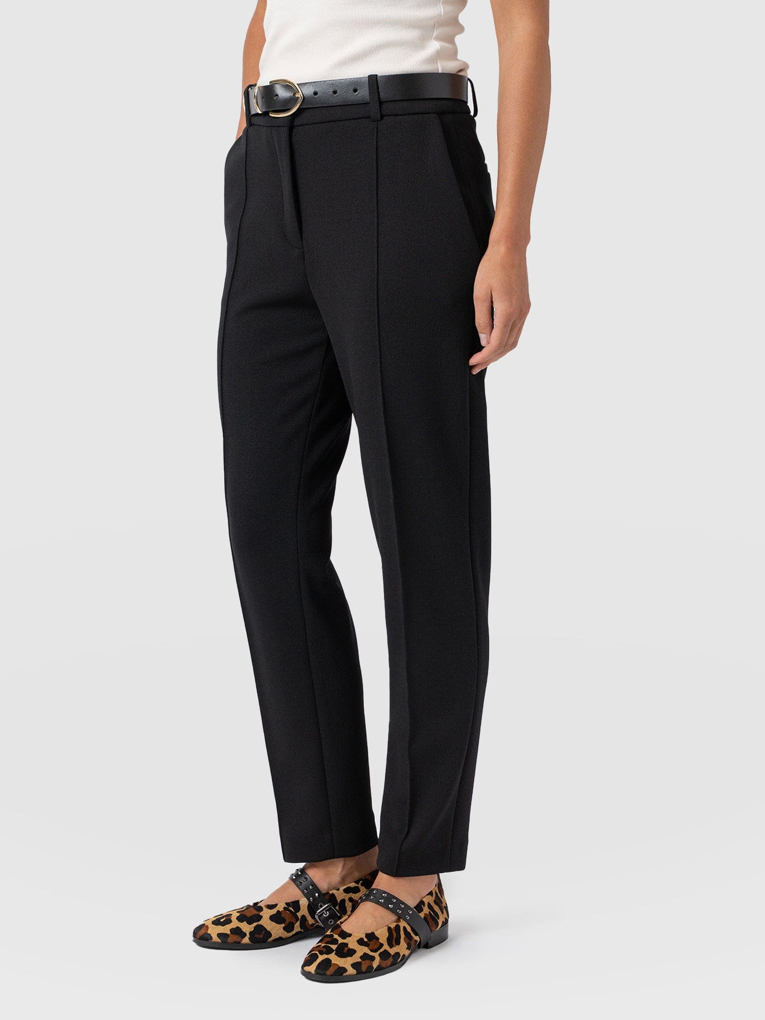 Cambridge Tapered Pant - Black - Women's Trouserss | Saint + Sofia® EU