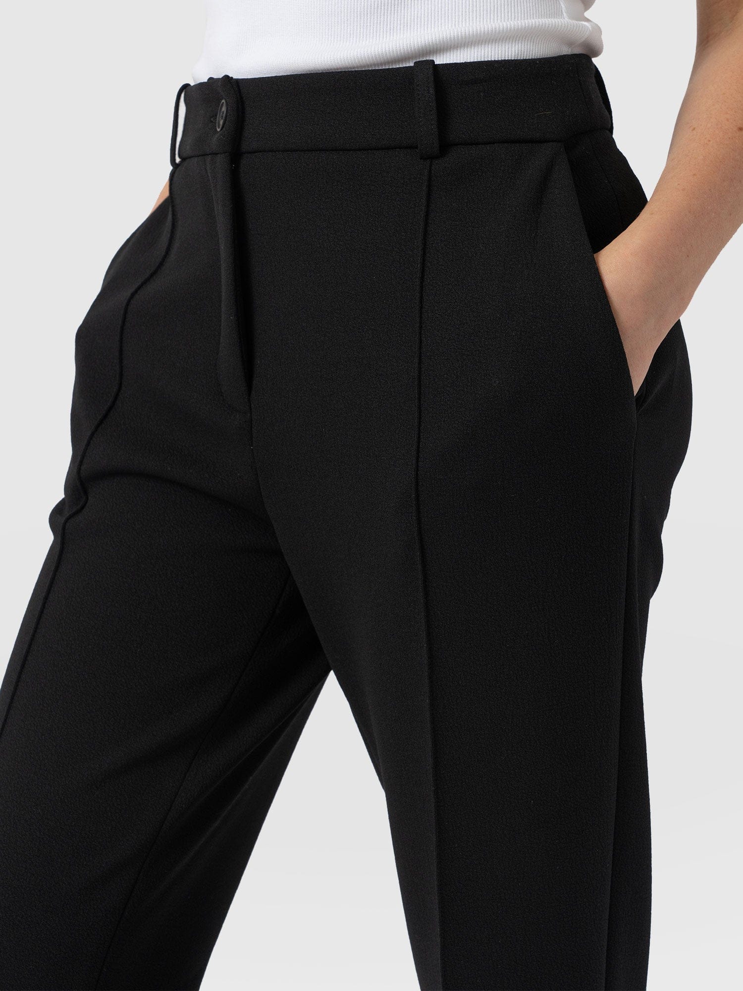 Cambridge Tapered Pant - Black - Women's Trouserss | Saint + Sofia® EU