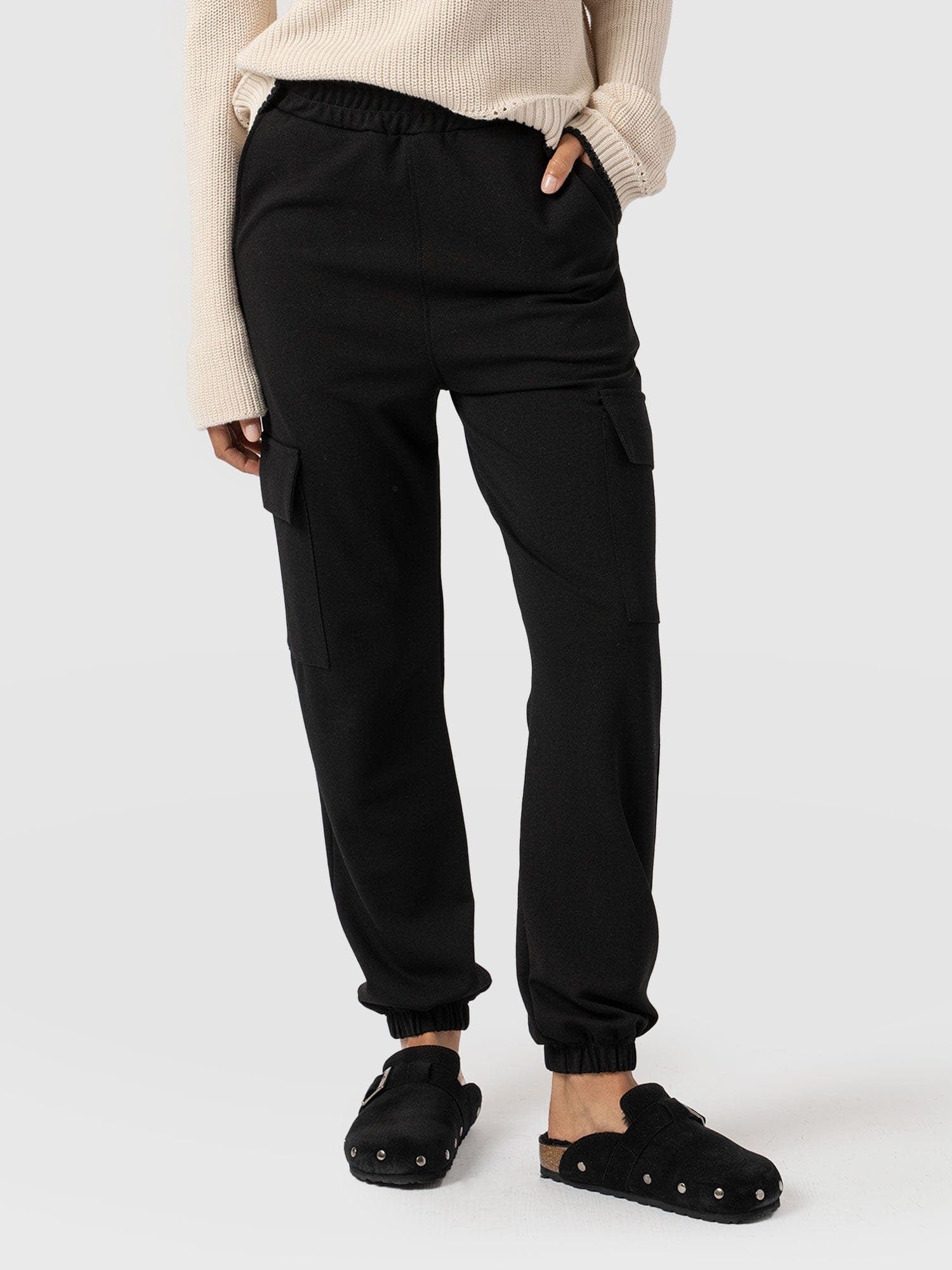 Cargo Tapered Pant - Black - Women's Trousers | Saint + Sofia® EU