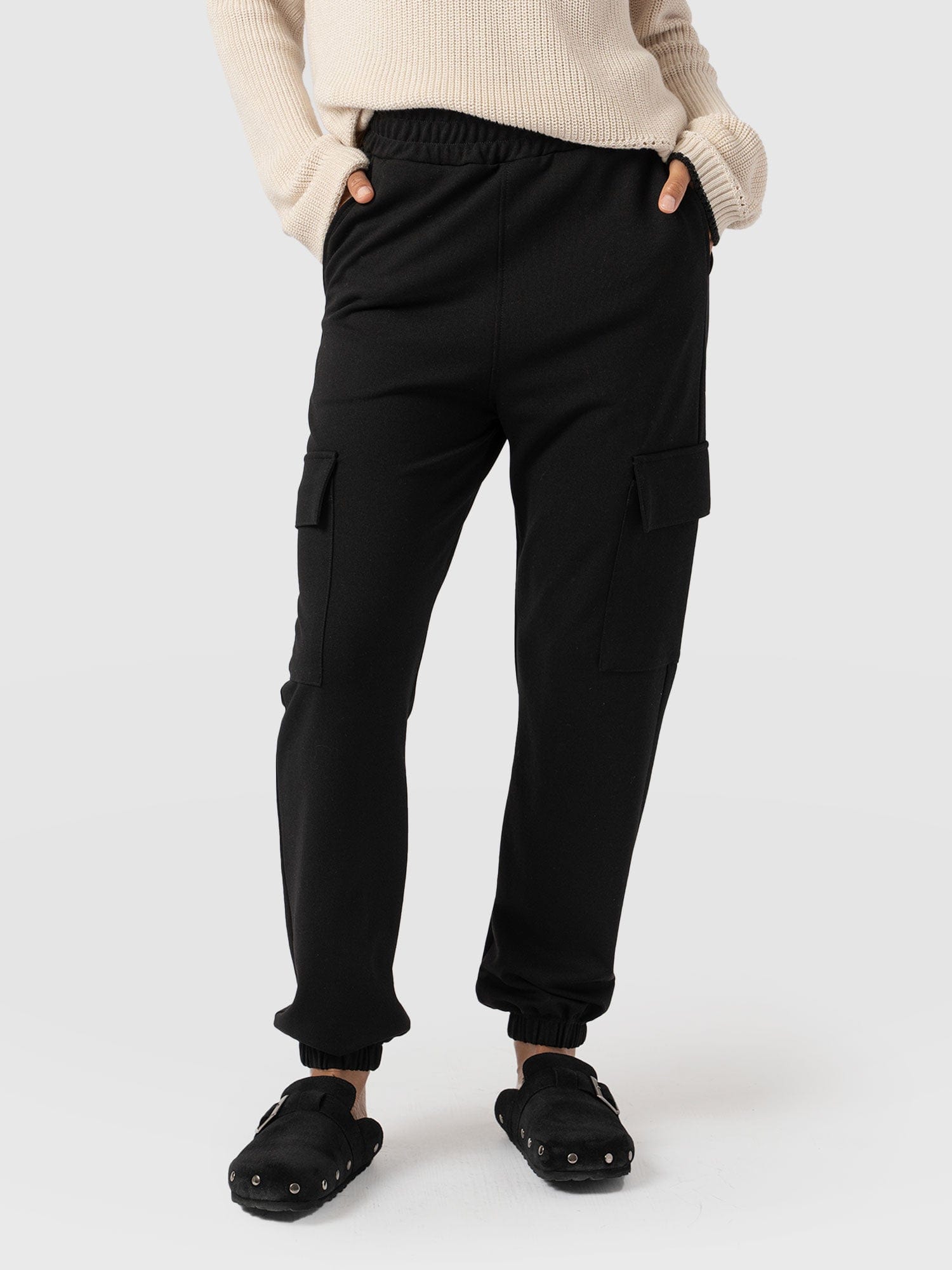 Cargo Tapered Pant - Black - Women's Trousers | Saint + Sofia® EU