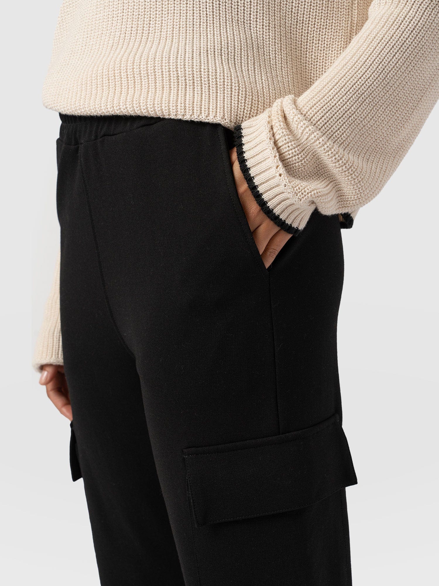 Cargo Tapered Pant - Black - Women's Trousers | Saint + Sofia® EU