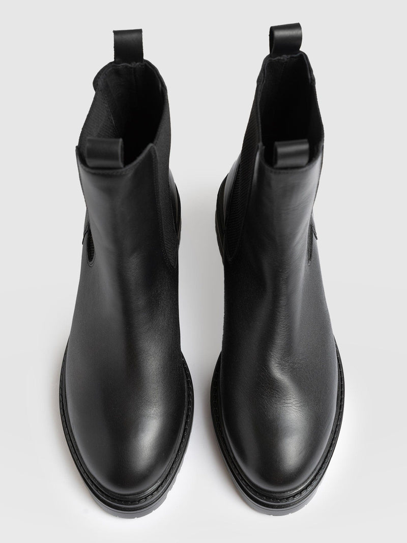 Carnaby Chelsea Boot Black - Women's Leather Boots | Saint + Sofia® EU