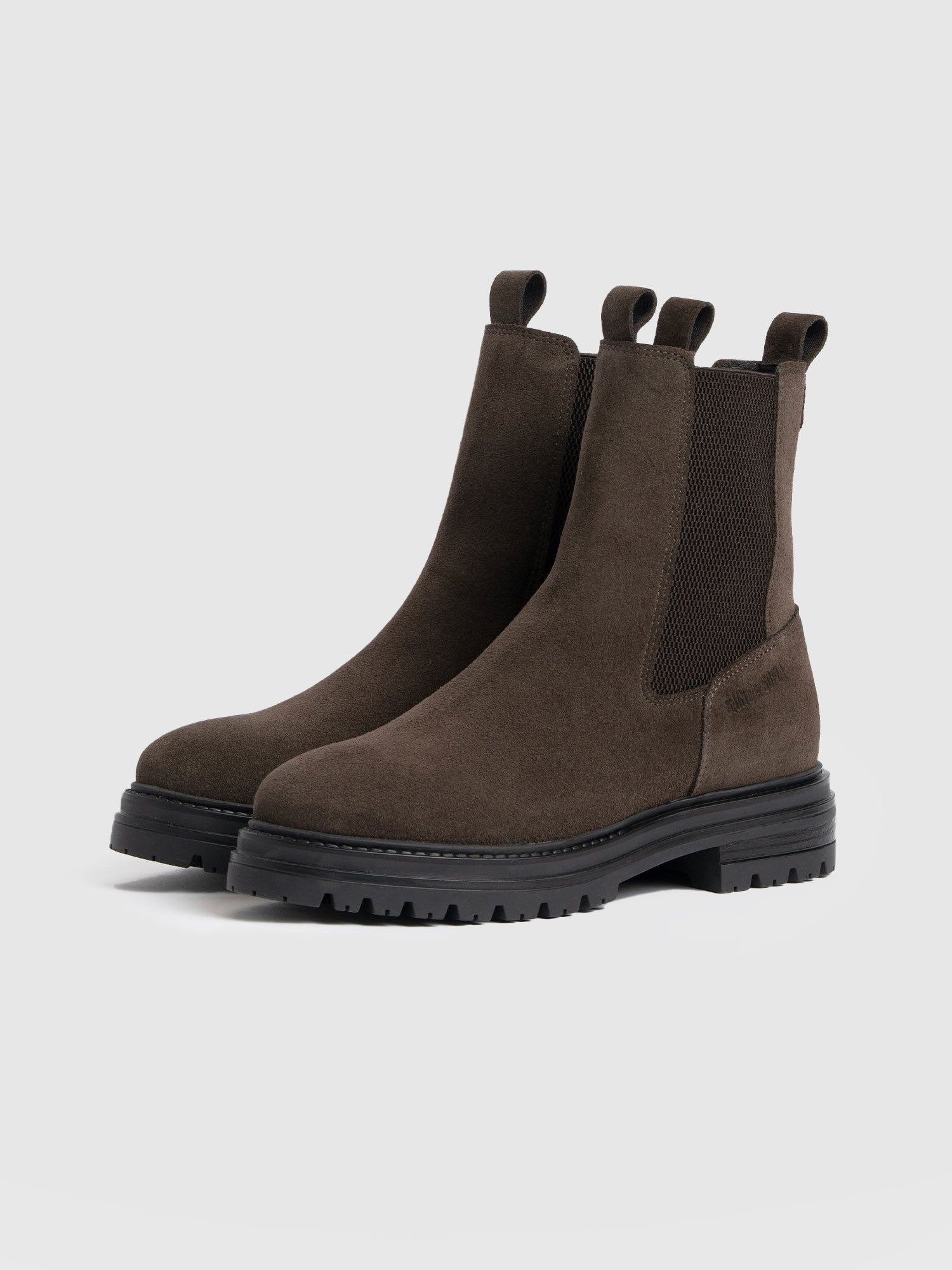 Carnaby Chelsea Boot - Chocolate Suede - Women's Shoes | Saint + Sofia® EU