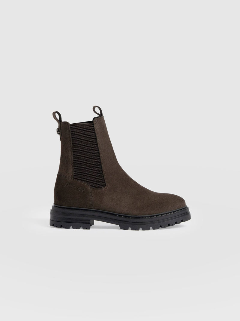 Carnaby Chelsea Boot - Chocolate Suede - Women's Shoes | Saint + Sofia® EU