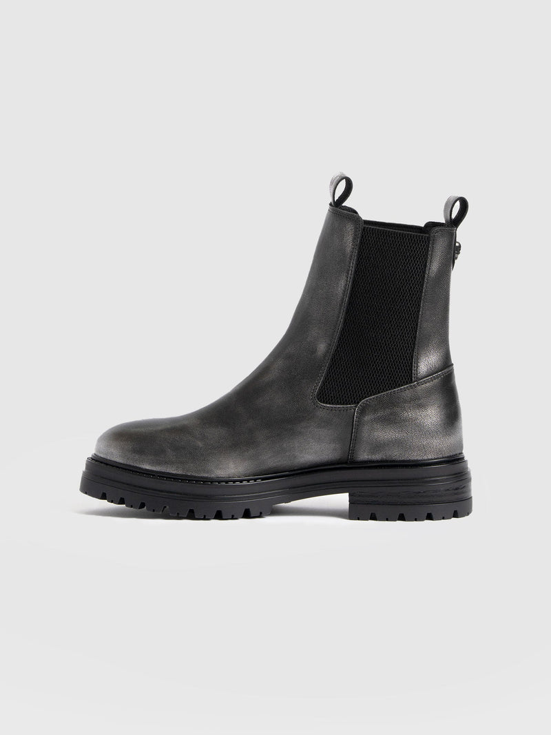 Carnaby Chelsea Boot - Gunmetal - Women's Shoes | Saint + Sofia® EU
