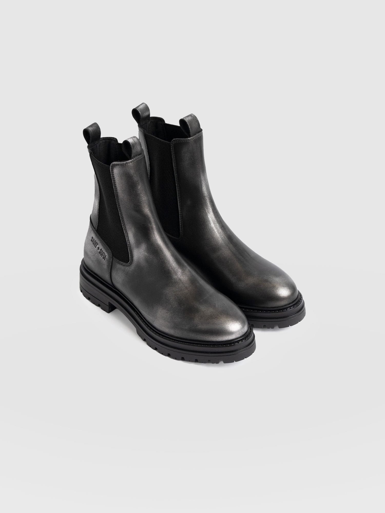 Carnaby Chelsea Boot - Gunmetal - Women's Shoes | Saint + Sofia® EU