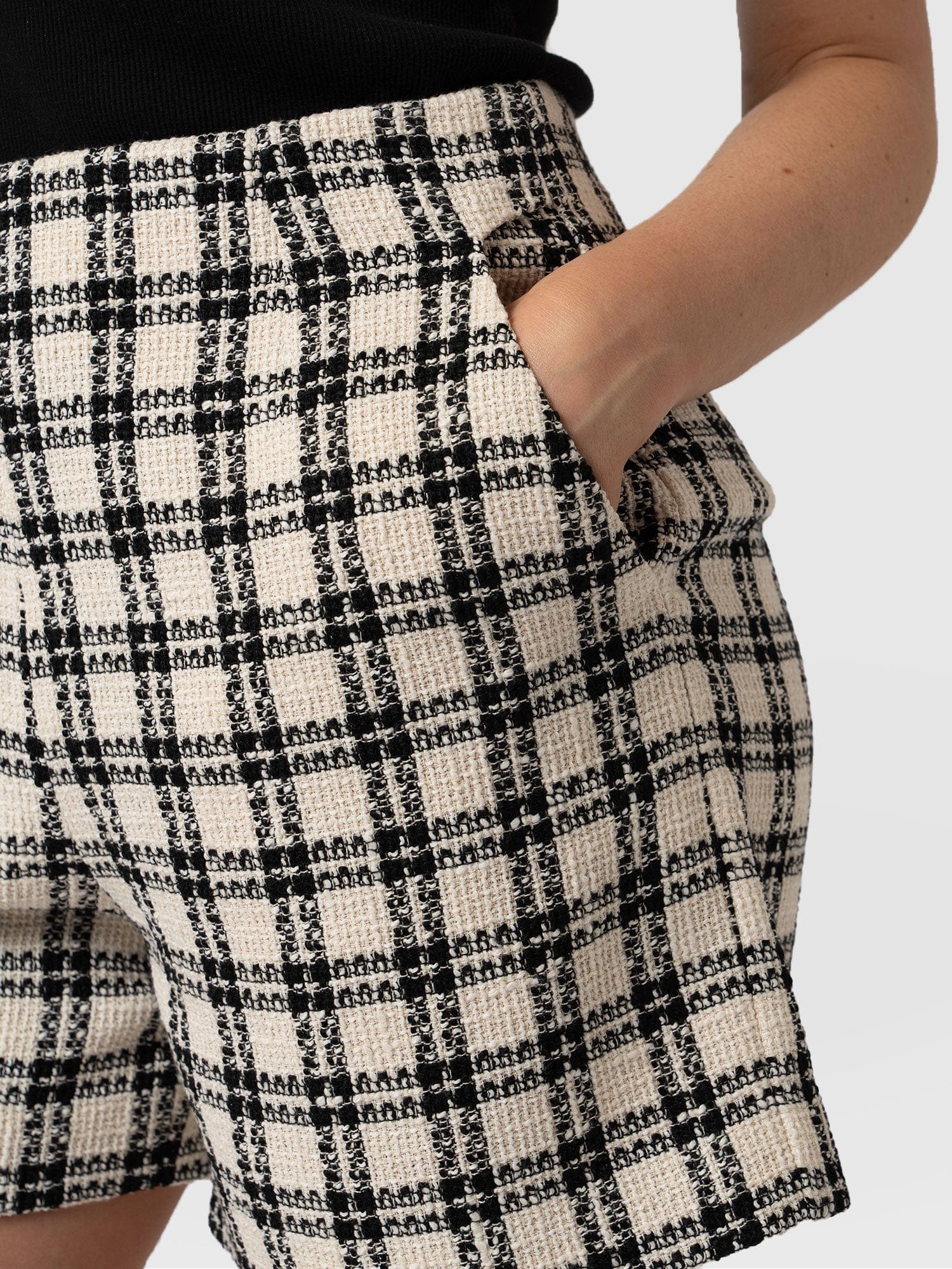 Carnaby Short Black & Cream Check - Women's Shorts | Saint + Sofia® UK