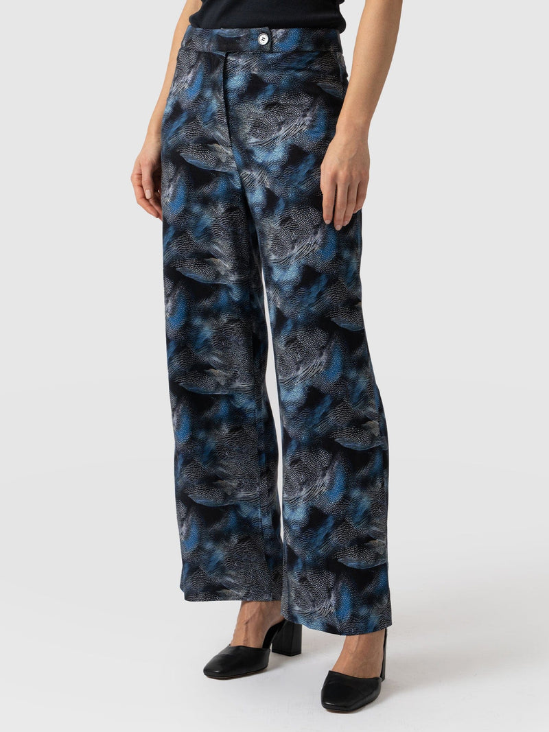 Carson Pant Blue Skyfall - Women's Trousers | Saint + Sofia® EU