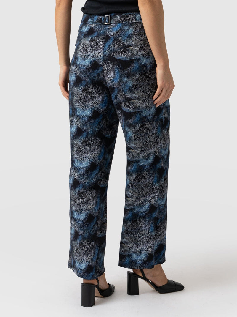 Carson Pant Blue Skyfall - Women's Trousers | Saint + Sofia® EU