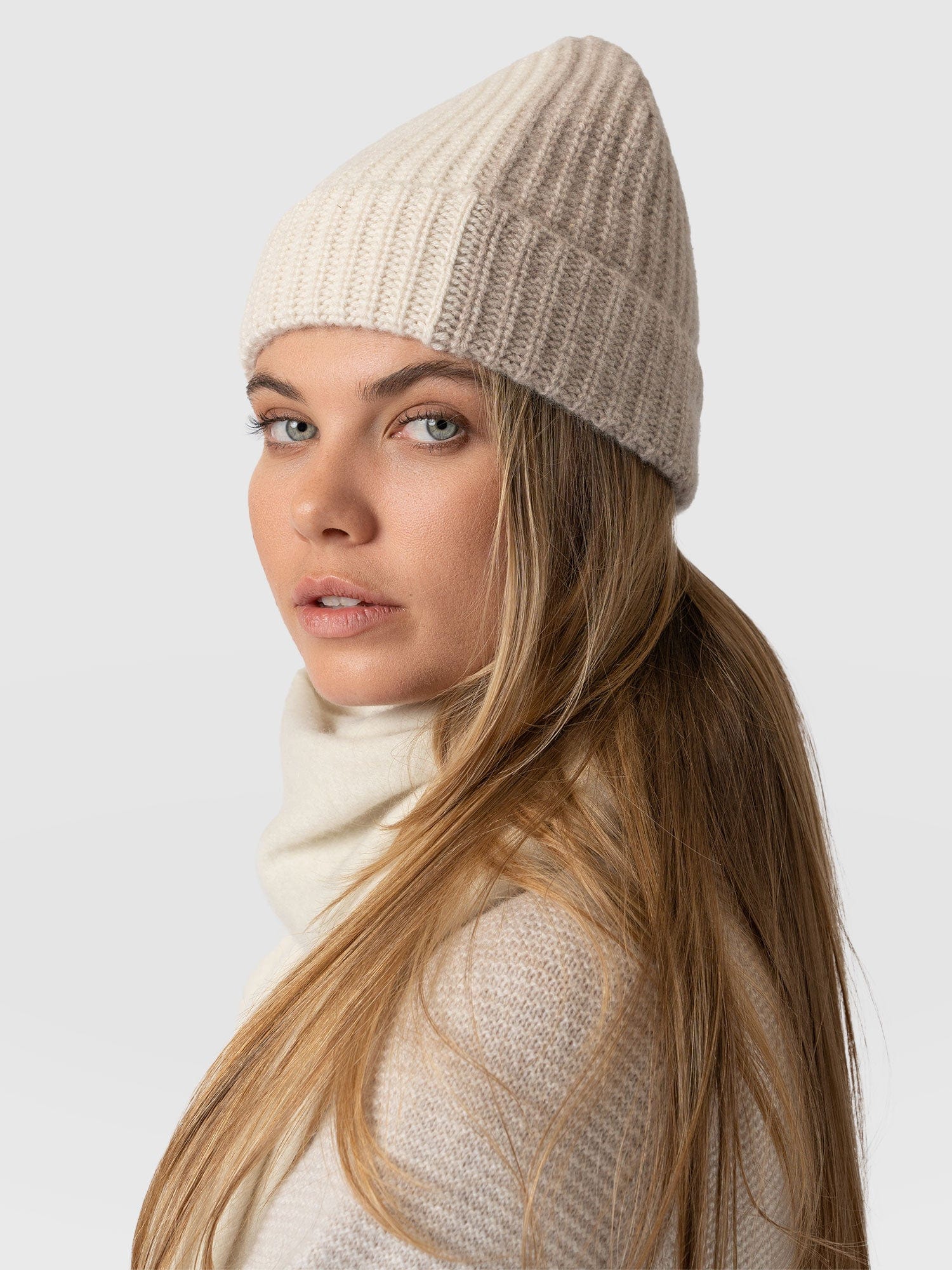 Cashmere Beanie Cream/Beige - Women's Hats | Saint + Sofia® EU