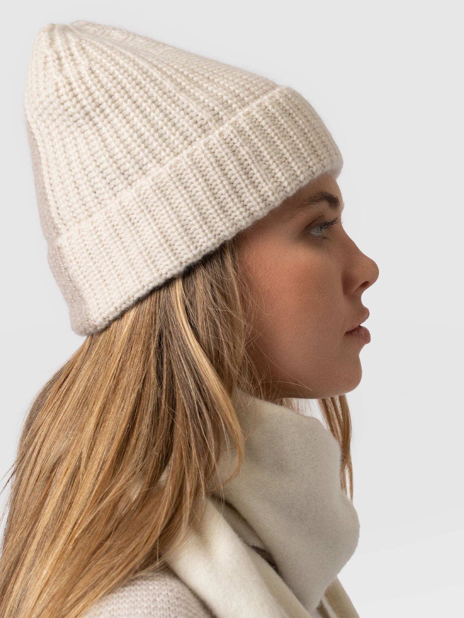 Cashmere Beanie Cream/Beige - Women's Hats | Saint + Sofia® EU