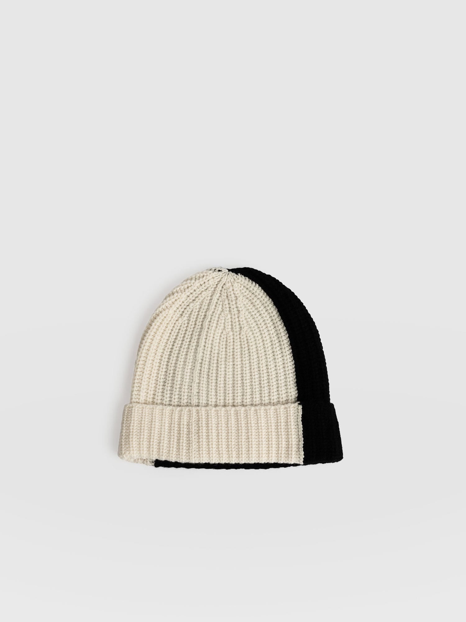 Cashmere Beanie Cream/Black - Women's Hats | Saint + Sofia® EU