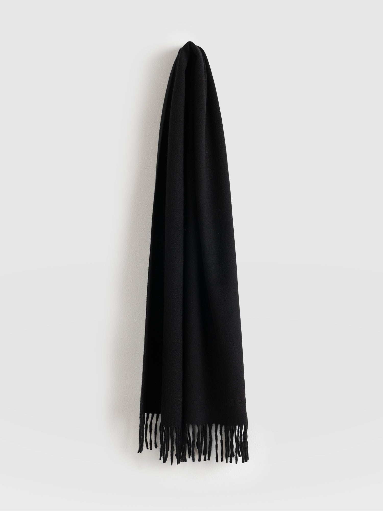 Cashmere Scarf Black - Women's Scarf | Saint + Sofia® EU