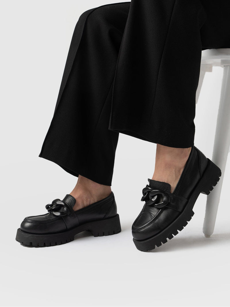Chain Loafer Black - Women's Loafers | Saint + Sofia® EU