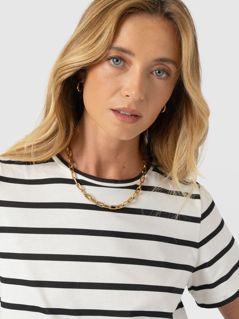 Chelsea Crew Neck Tee - Black Stripe - Women's T-shirts | Saint + Sofia® EU