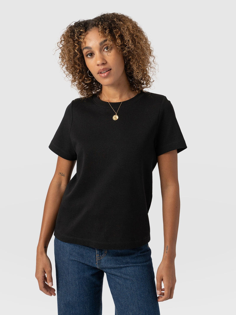 Chelsea Crew Neck Tee Black - Women's T-Shirts | Saint + Sofia® EU