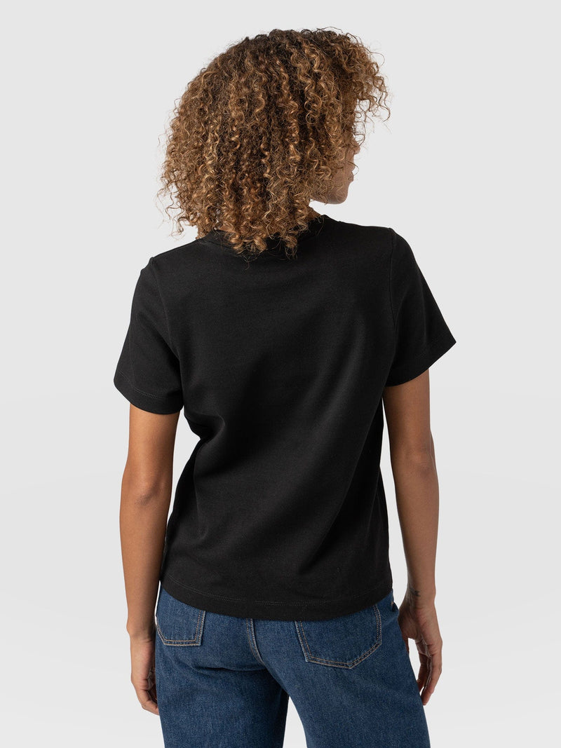 Chelsea Crew Neck Tee Black - Women's T-Shirts | Saint + Sofia® EU