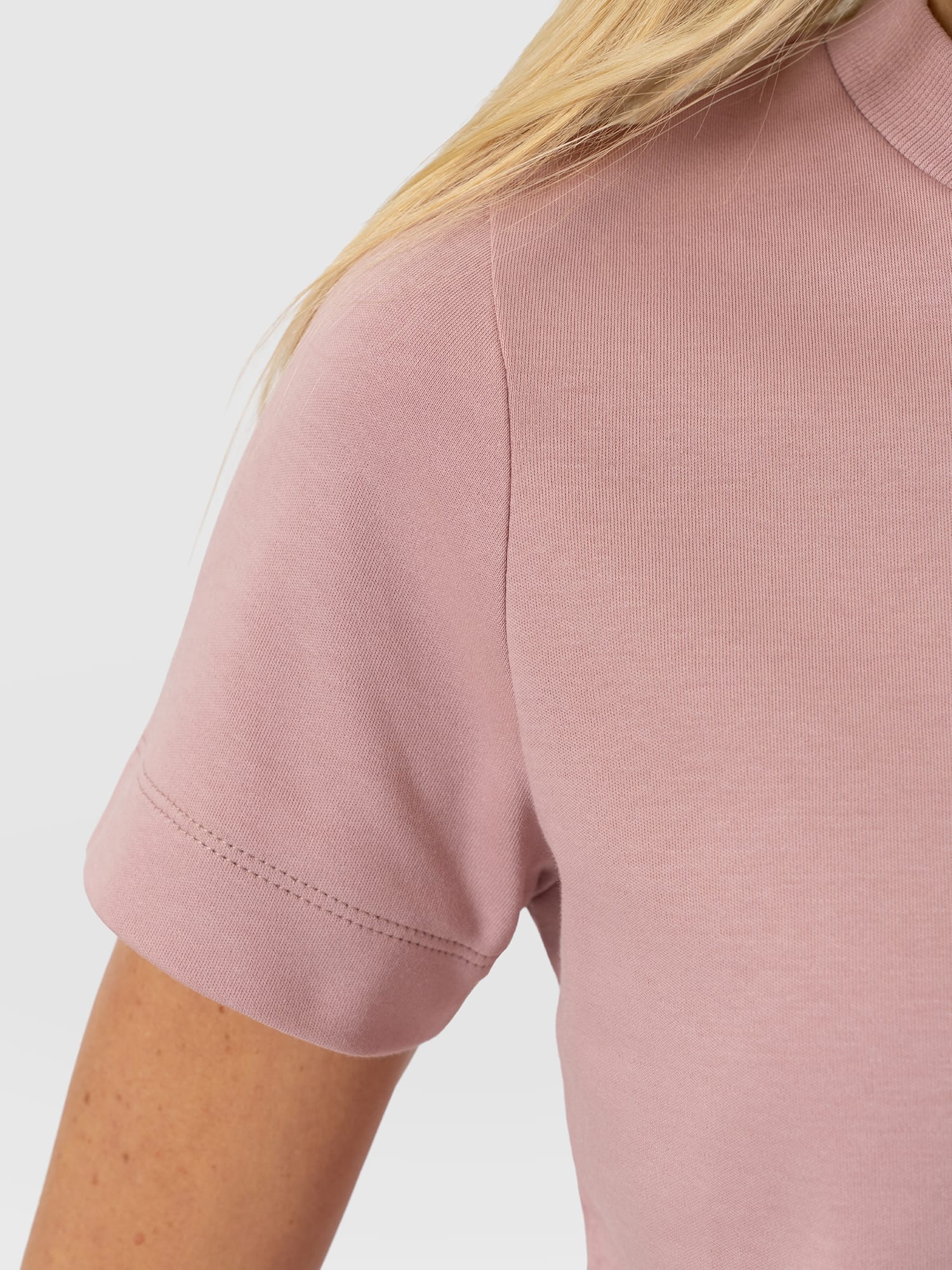 Chelsea Crew Neck Tee - Dusty Pink - Women's T-shirts | Saint and Sofia® EU