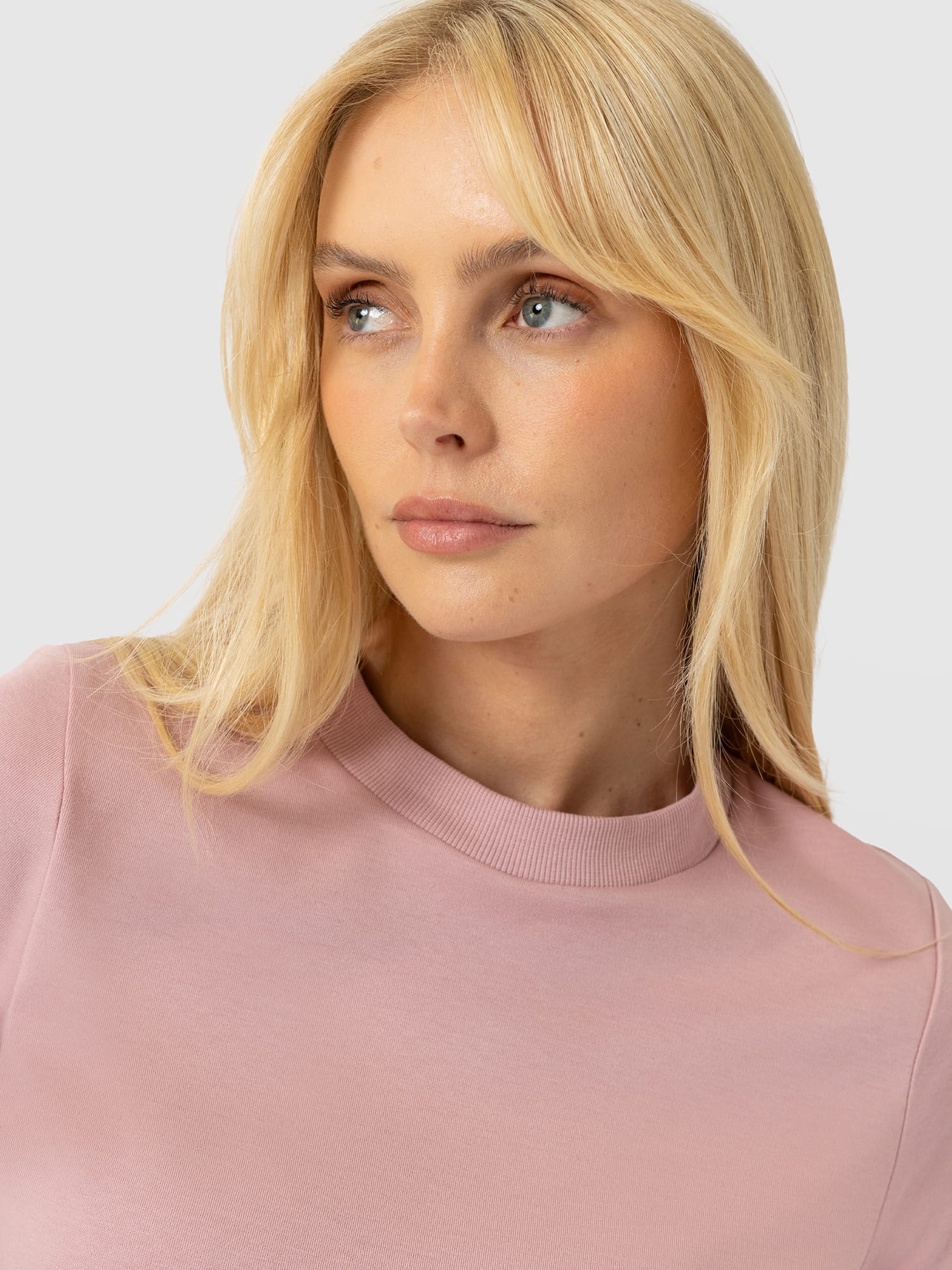 Chelsea Crew Neck Tee - Dusty Pink - Women's T-shirts | Saint and Sofia® EU